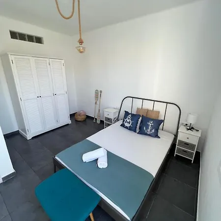 Near Ramblas - Only For Over 32 Days *