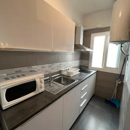Near Ramblas - Only For Over 32 Days Apartment