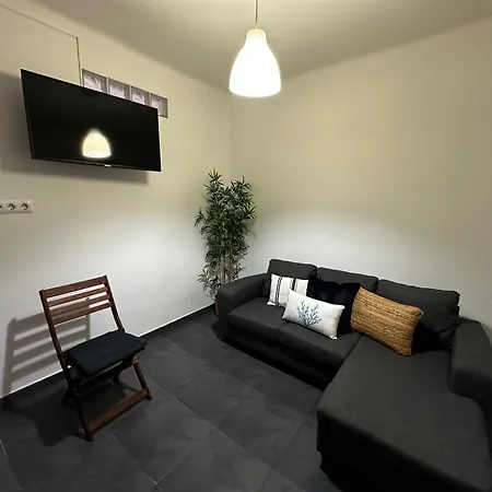 Apartment Near Ramblas - Only For Over 32 Days