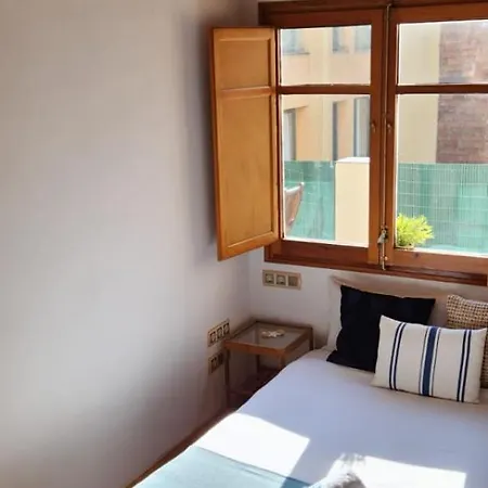 Near Ramblas - Only For Over 32 Days *