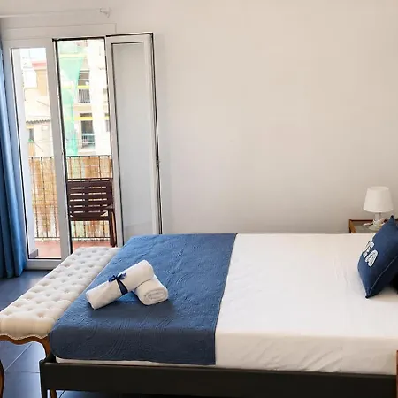 Near Ramblas - Only For Over 32 Days