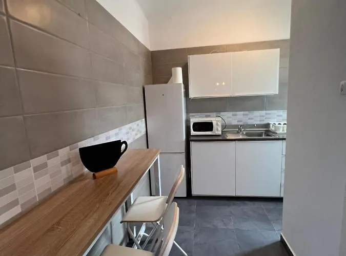 Near Ramblas - Only For Over 32 Days Apartment