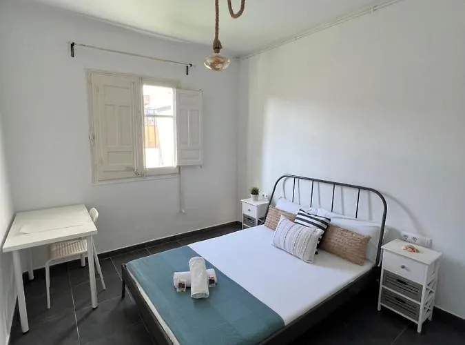 Near Ramblas - Only For Over 32 Days Apartment