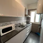 Near Ramblas - Only For Over 32 Days 아파트